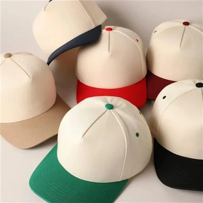 Sléttir snapback hatta
